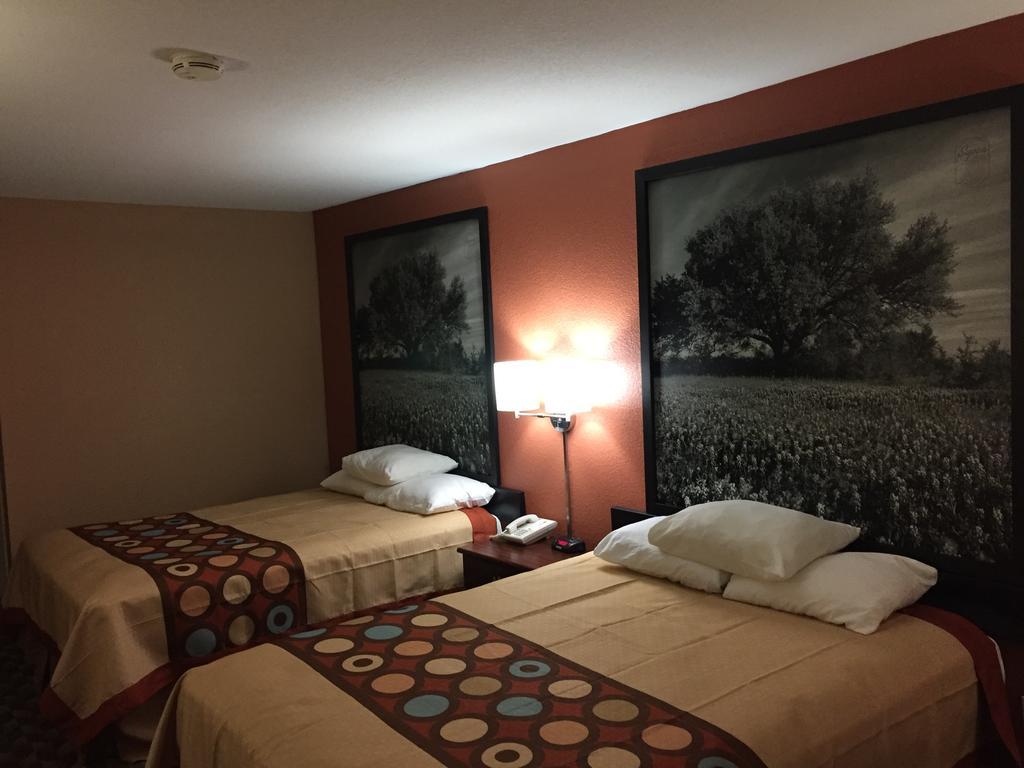 Super 8 By Wyndham Bastrop Tx Motel Exterior foto
